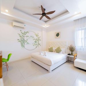 Deluxe Double Room Bath